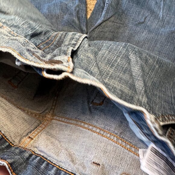 Levis 550 W42 L30 Distressed Blue Denim Jeans - Picture 11 of 14